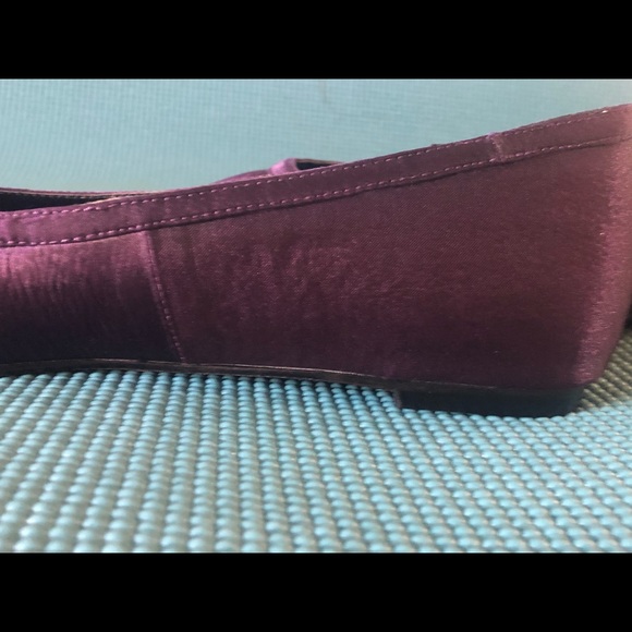 Women’s Newport News Pleated Ballet Flats - Picture 6 of 6